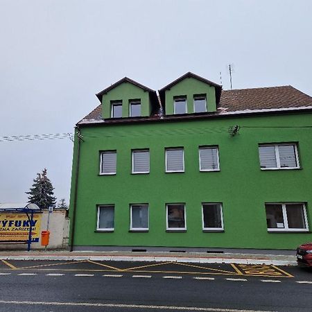 Penzion Dubi - Ruska 393 - 110 Eksteriør billede
