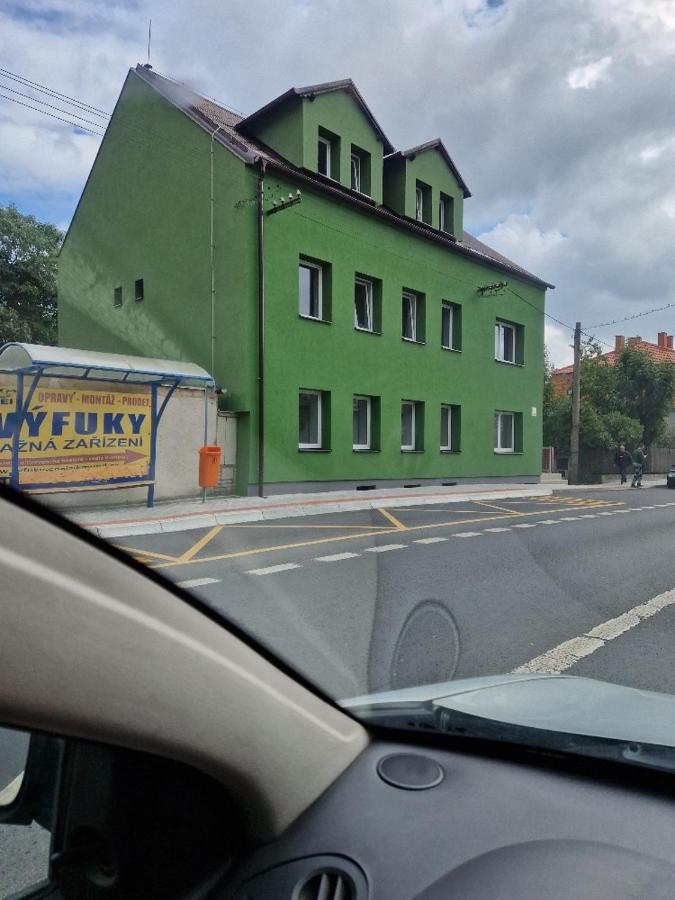 Penzion Dubi - Ruska 393 - 110 Eksteriør billede
